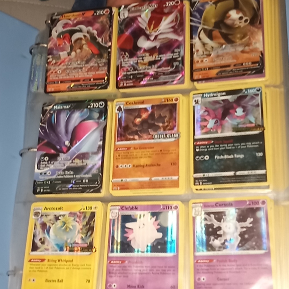 600+ Mint Pokémon Cards Collection Binder